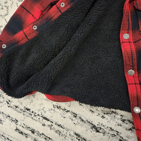 Gap kids red black plaid shacket - Picture 3 of 3